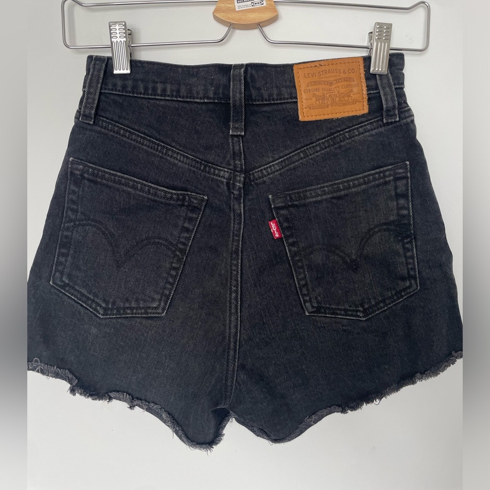 Levis Ribcage dark wash shorts